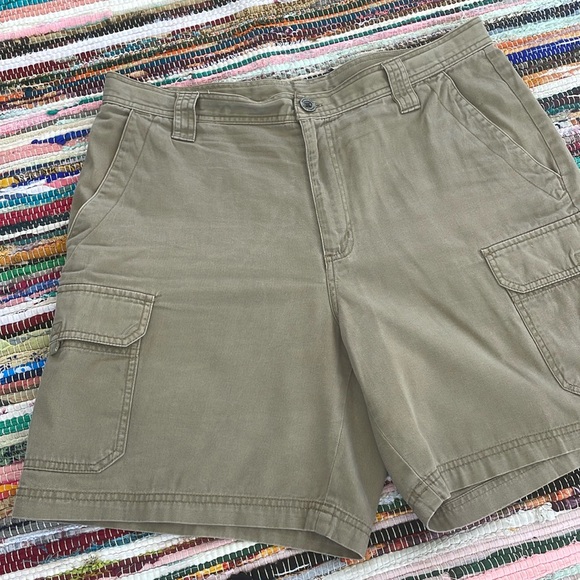 Columbia Gator 🐊 Khaki Cargo Shorts- #1918 - Picture 6 of 11